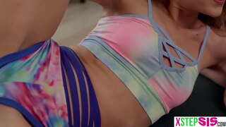 Ncinci kakhulu inyathelo lesi-udade kunye negqiza ziqinile umhlobo kokuba stepbro ukufumana i-engalindelekanga boner kuba nabo