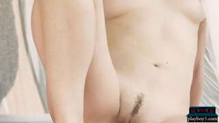 Smulkus jaunas modelis šviesūs rodo ne savo nuostabi įtemptas kūnas su karšto oslas