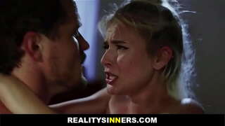 Минең Шәфҡәт Туташы Булып Кончать Задница Күркәм - RealitySinners.com