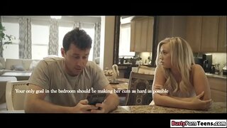 Blonde Bailey tia ny fahazoana fucked amin&#039;ny marokoroko fomba