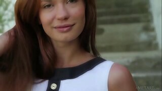 خوبصورت یورپی نوجوان Carolizi مستی بیرونی