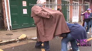 Hot Milf Ramte Gaderne For Perler I New Orleans