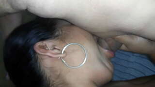 Người vợ yêu quý chào đón tôi, với một bằng miệng ngon, tình yêu của bạn là tốt nhất